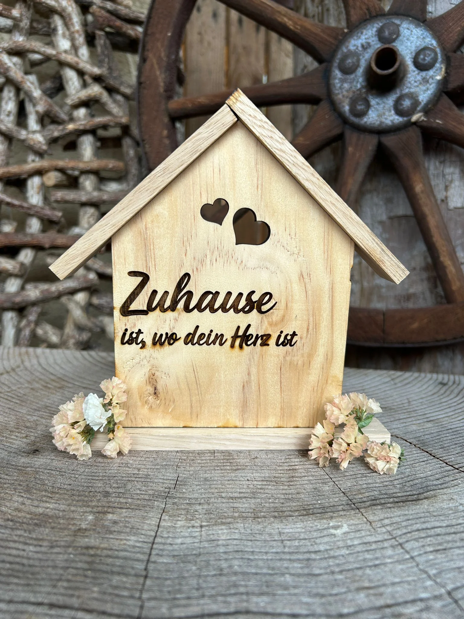 Haus _Zuhause ist_ wo dein Herz ist_.webp